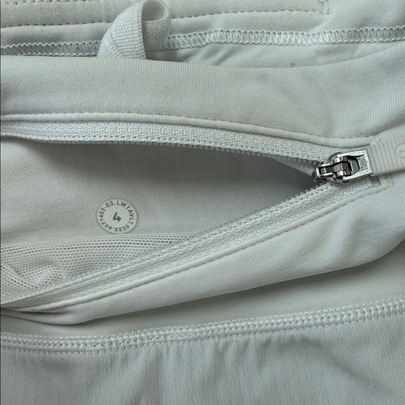 Lululemon Speed Up Short Long *4" Updated Fit White Size 4 - Picture 4 of 5